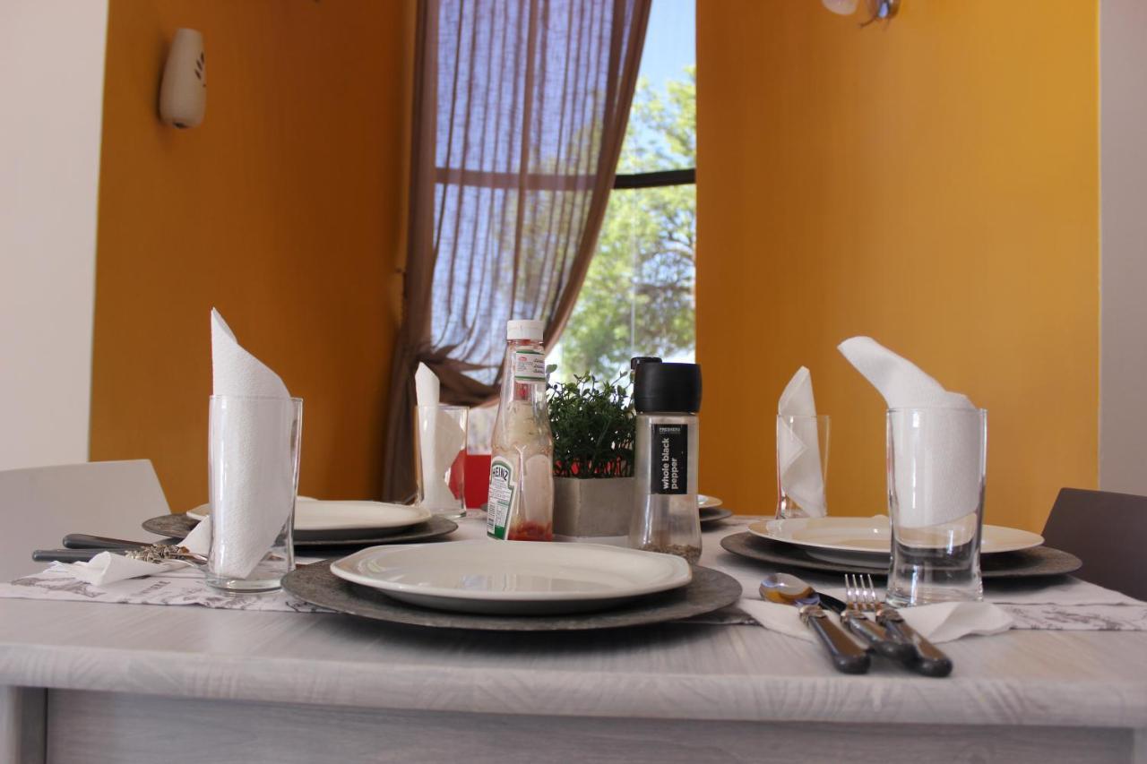On Hill Lodge Bloemfontein Bagian luar foto