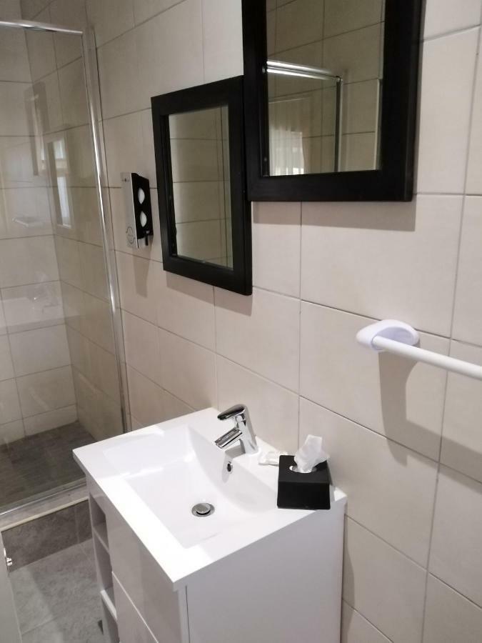 On Hill Lodge Bloemfontein Bagian luar foto