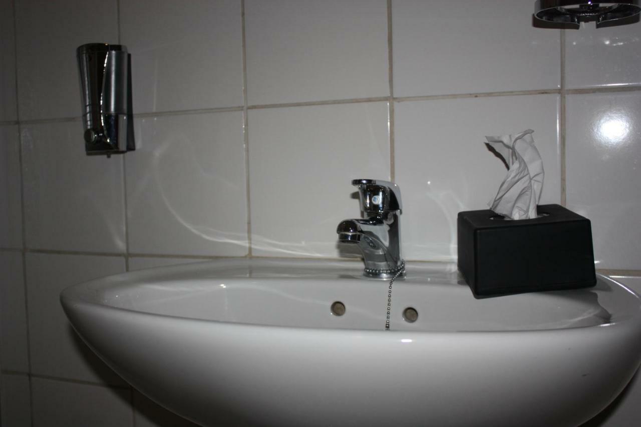 On Hill Lodge Bloemfontein Bagian luar foto
