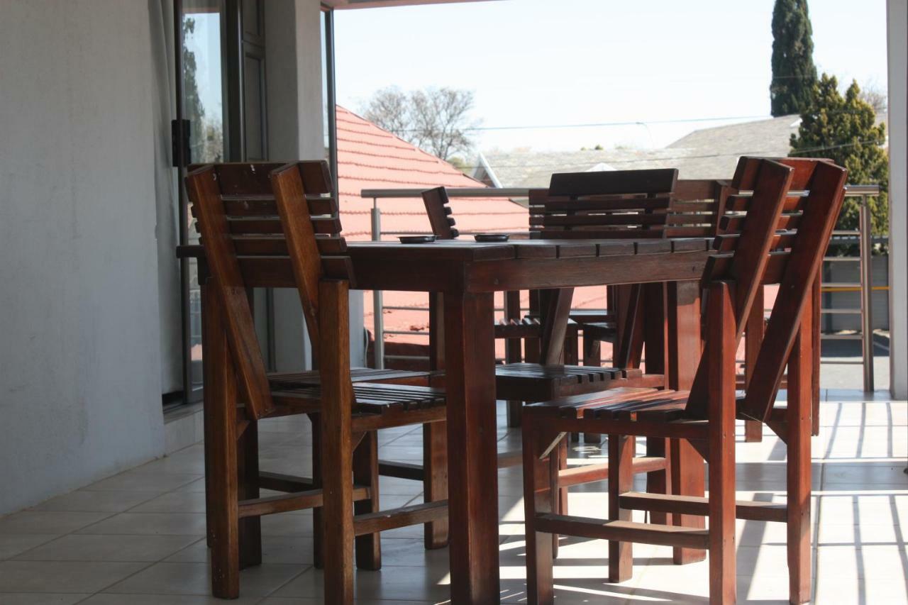 On Hill Lodge Bloemfontein Bagian luar foto